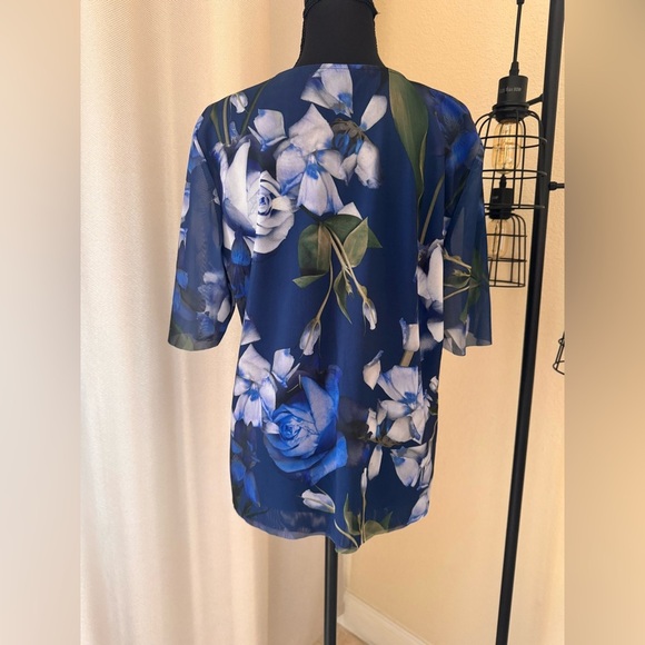 Ted Baker Classic Floral Navy Short Sleeve Size Large Lined Mock Neck Mesh Top - Picture 7 of 8